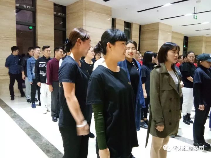 仪仗队强化训练，备战FB体育官网宣导大会！